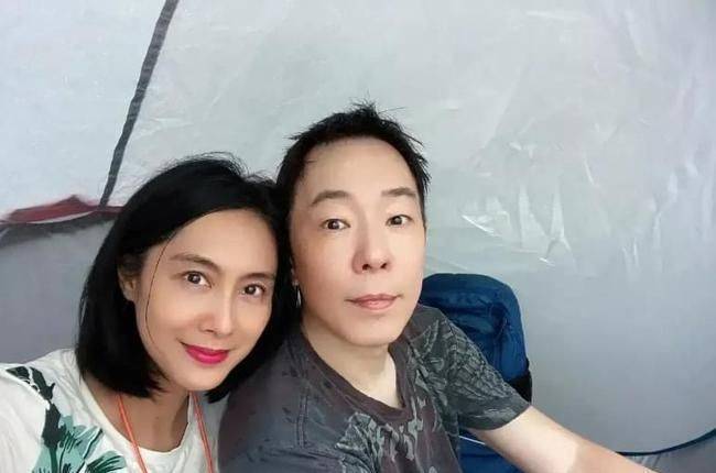 当年朱茵同意做黄贯中女友,但是拒绝婚前x行为,婚后必须分床睡_周星驰