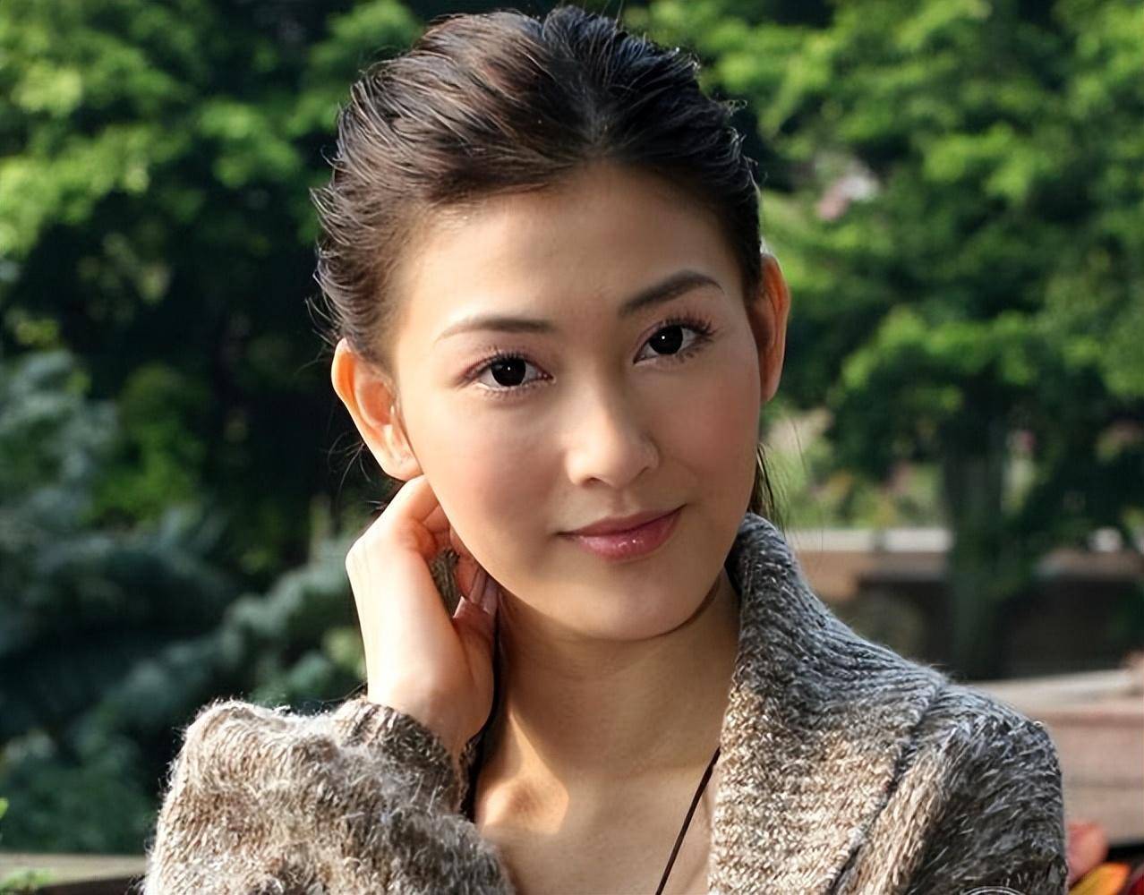 李彩桦:经历6段感情,与富豪老公离婚后,现身商演两首歌赚48万_李彩华