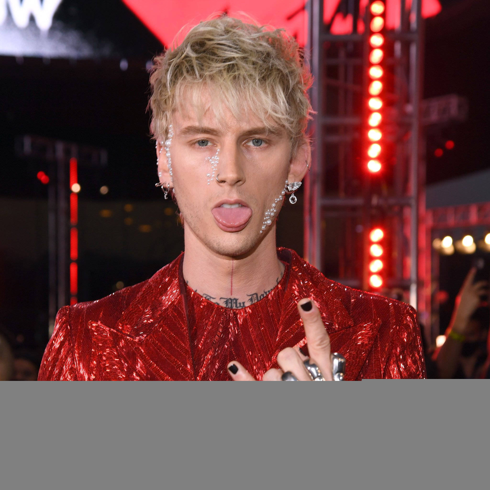 今日欧美圈:olivia rodrigo更换管理层,mgk新专辑三月发行_machine