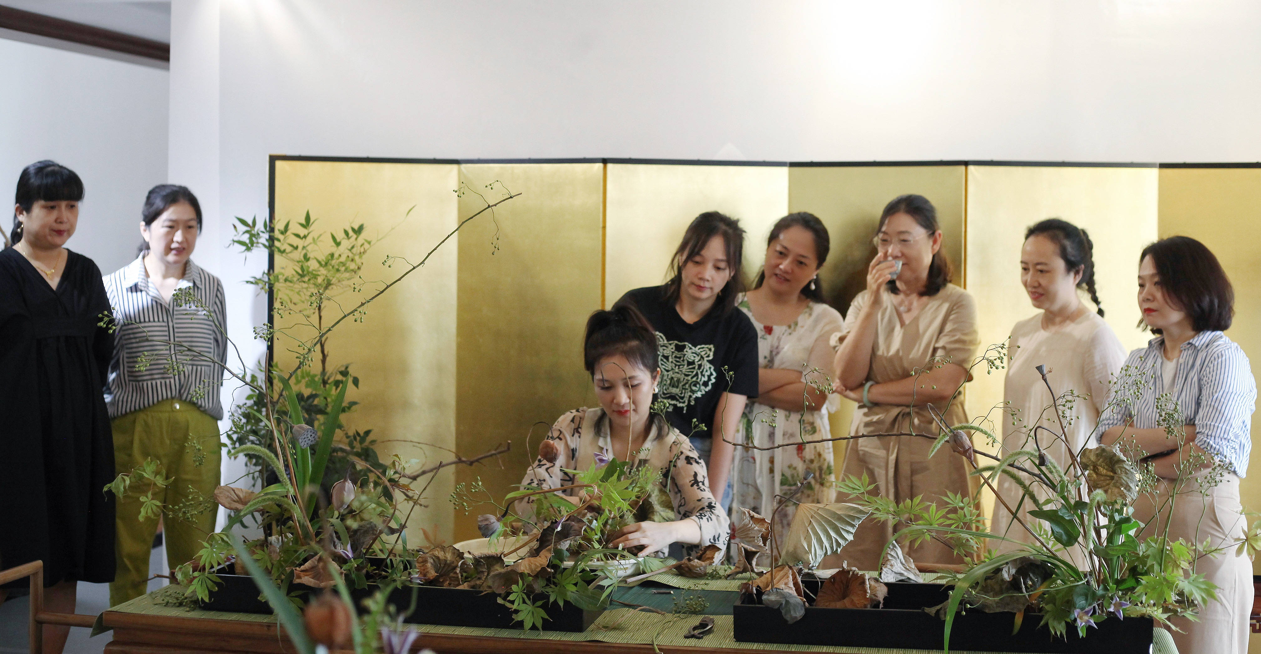 留得枯荷听雨|颓与新意境插花#蘭印象花道专题研修——秋之枯荷 留得枯荷听雨|颓与新意境插花#蘭印象花道专题研修——秋之枯荷