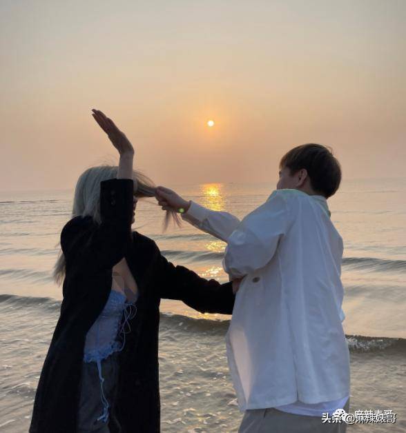 一个时尚博主↓夏美酱.