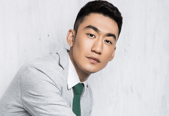 据说一位京剧演员张克的儿子也叫张子君,不知道他们是不是同一个人.