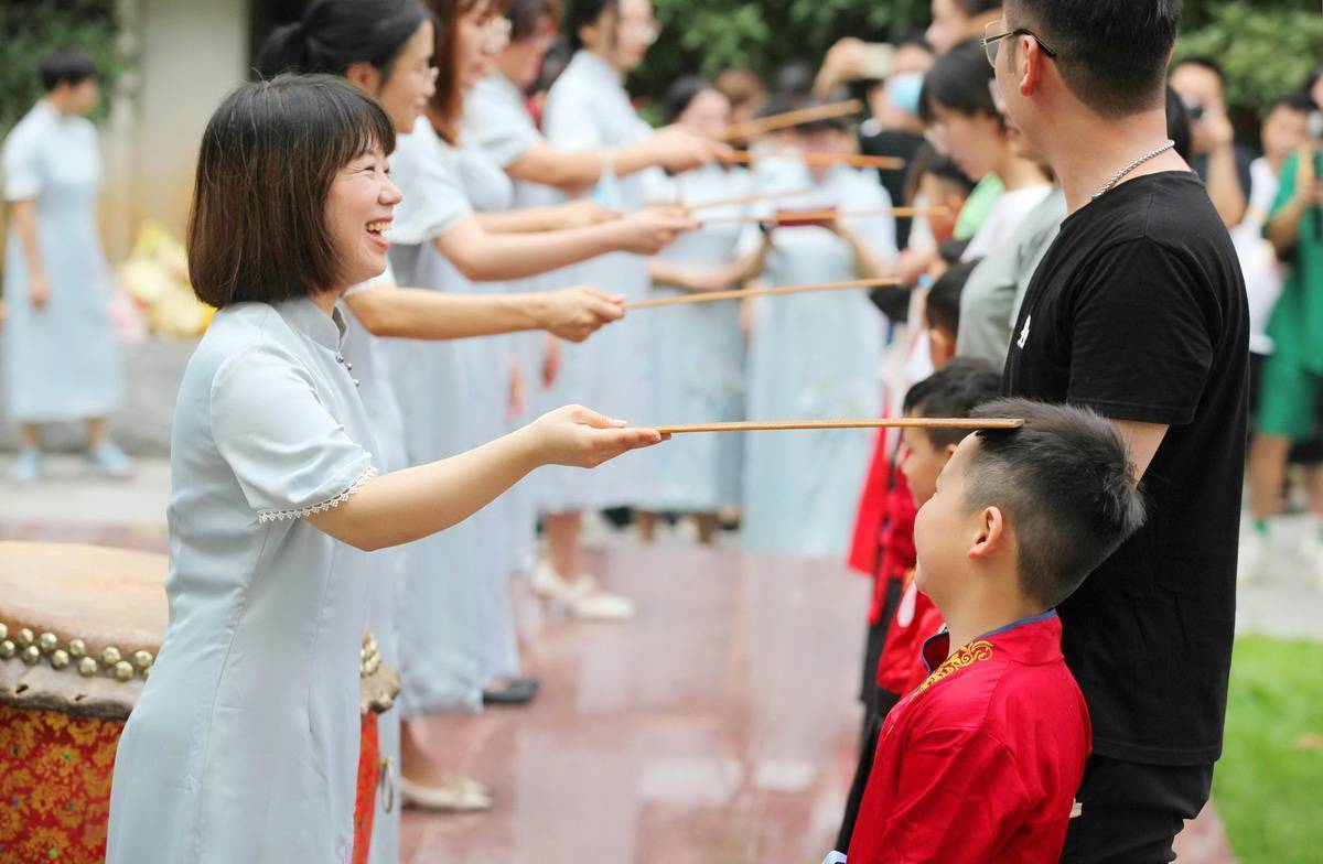 小學一年級家長寄語_小學一年級新生報到流程_一年級新生入學儀式