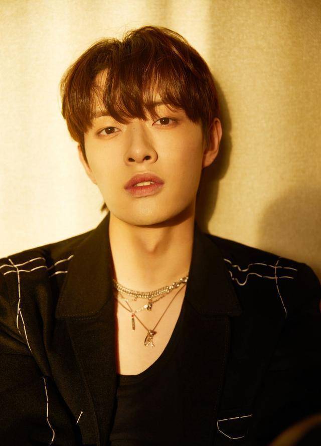 灵超恋爱卜凡退队,他竟和女老板熬夜打游戏_木子洋_网友_坤音