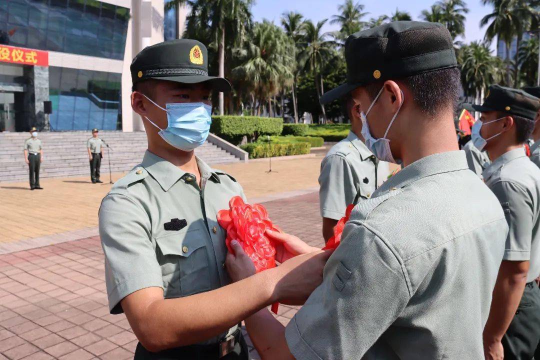 退伍季|一朝军人 一生军魂_纠察_李智航_胸膛