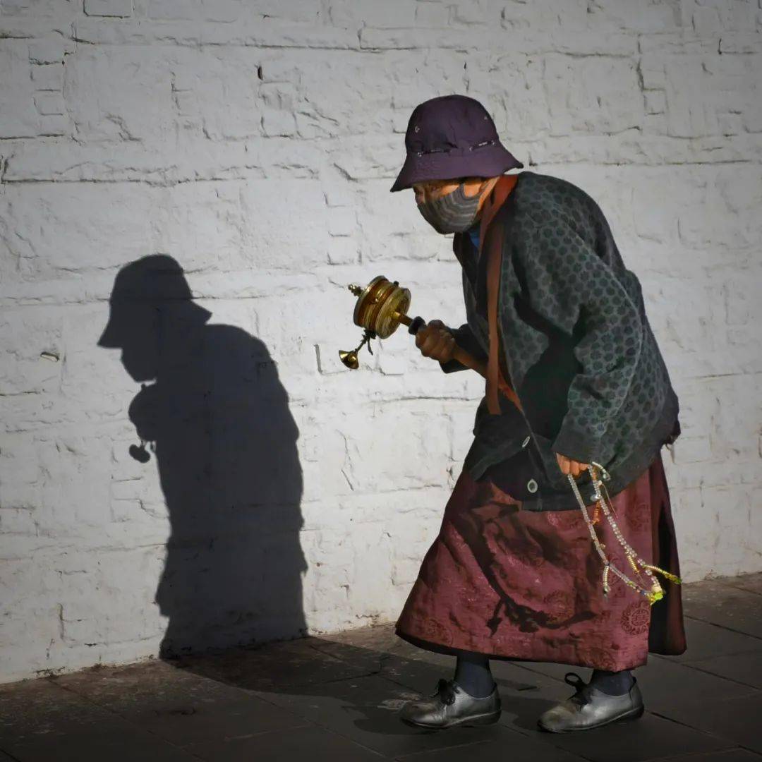 摄影:冷兵器摄影:冷兵器宿:丁青充氧酒店(海拔3500米) 餐食:早餐 &