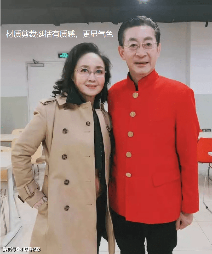 68岁魏慧丽越老越美,穿搭日常又优雅,很适合中老年妈妈学_气质_花色