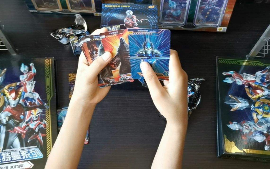 奥特曼卡牌成功乱码,会躲猫猫_未成年人_销售_家长