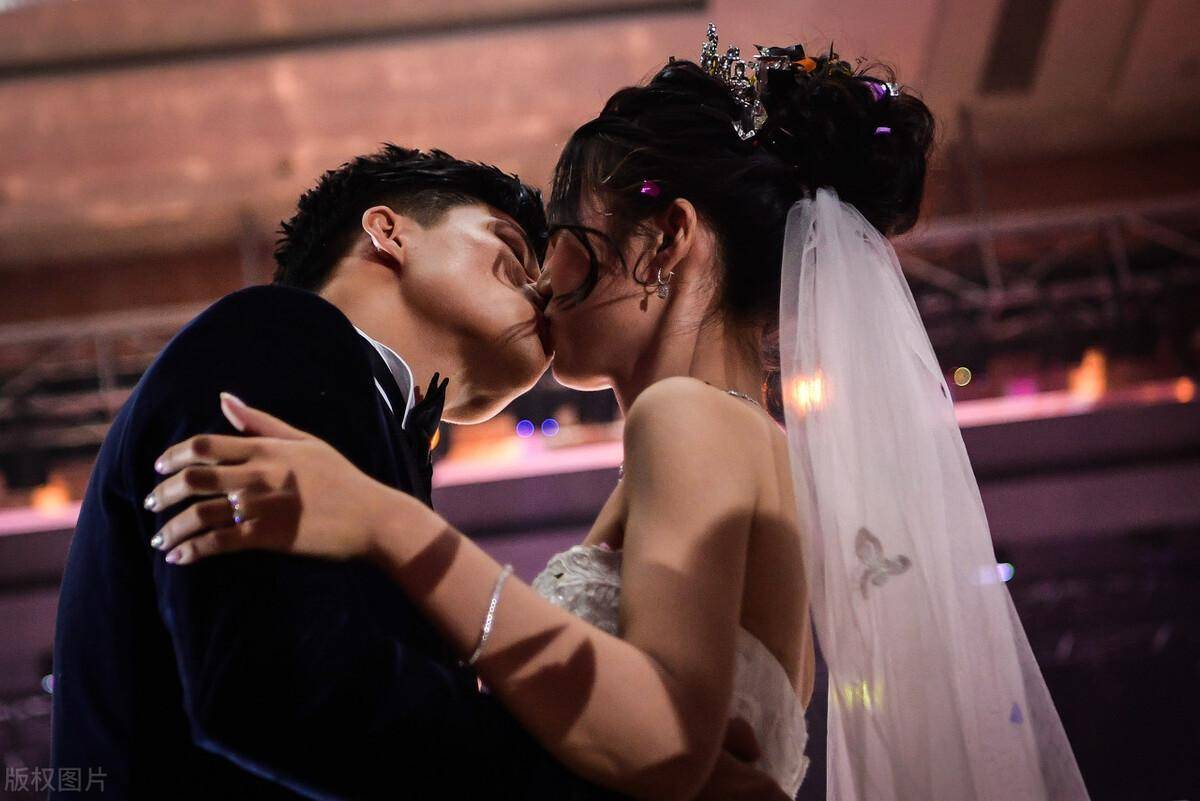 苏炳添,谢霆锋互致生日祝福 婚前上交所有财产,亚洲飞人青梅_林艳芳