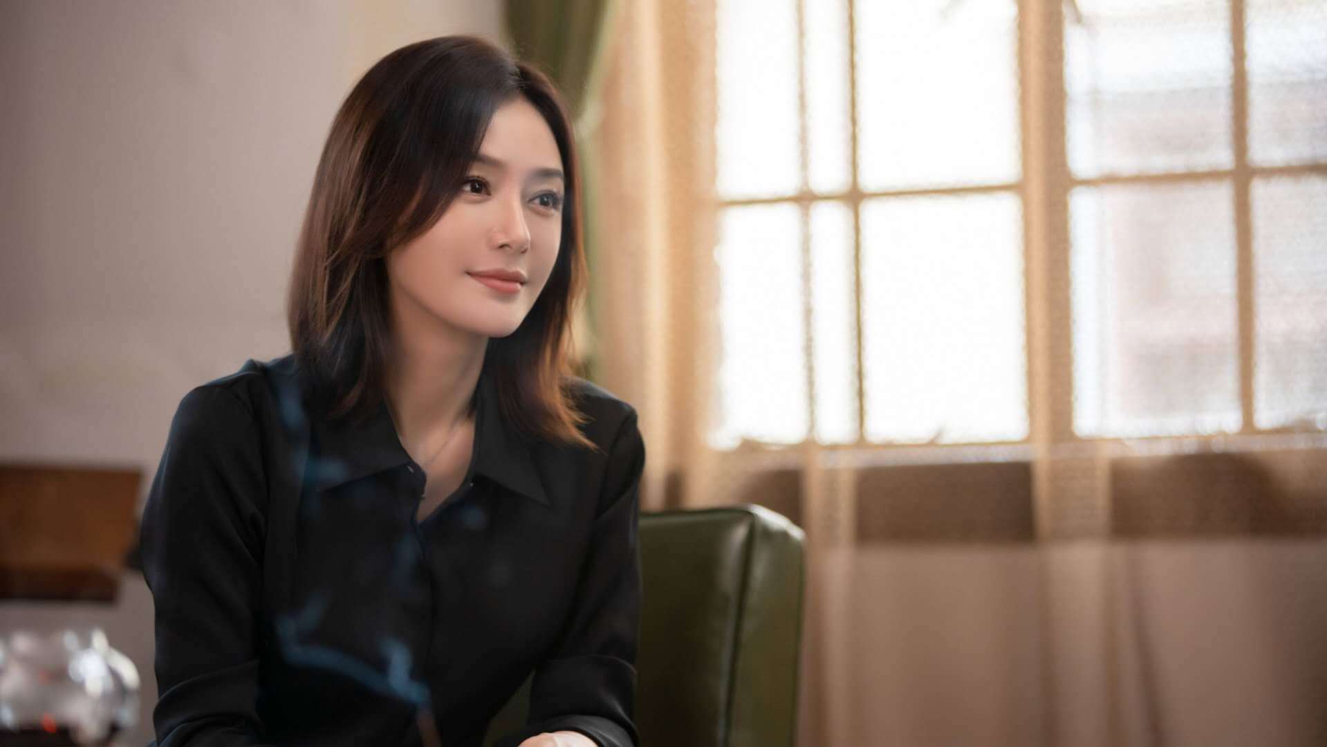 继"白月光"之后,41岁的秦岚变身"女强人",网友:够霸气_生活_时候_事业