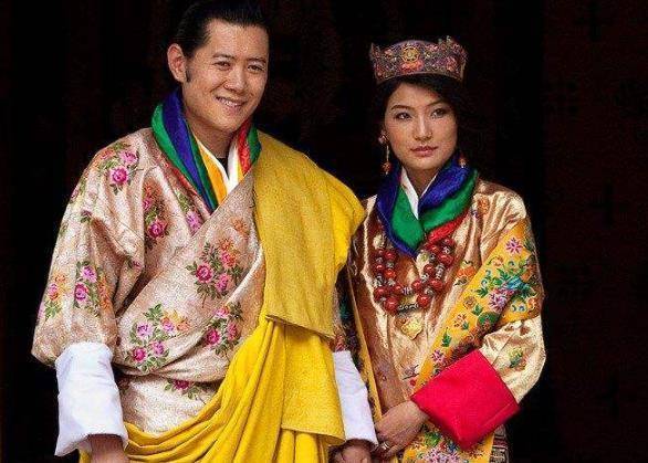 她是不丹最美王后，7岁与王子情定终身，美貌足以融化珠峰冰雪