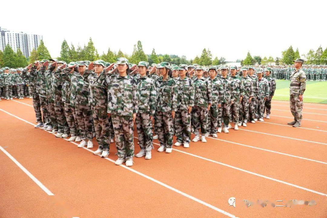 邓州市二高中2022年秋季军训纪实