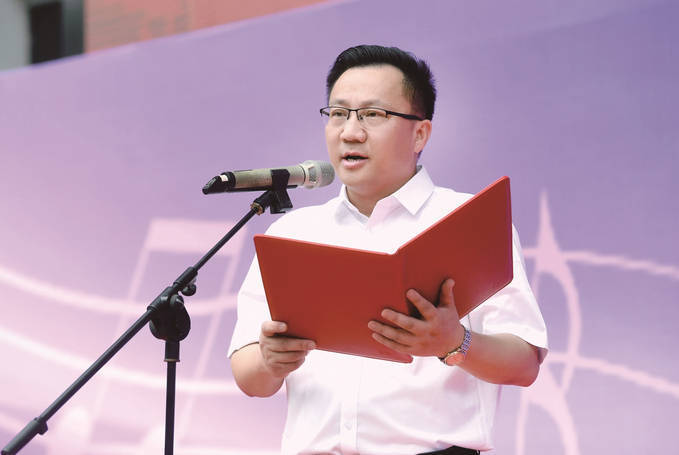 南京一中开学典礼 校长寄语"过有意义的学校生活"_时间_相随中_朱焱