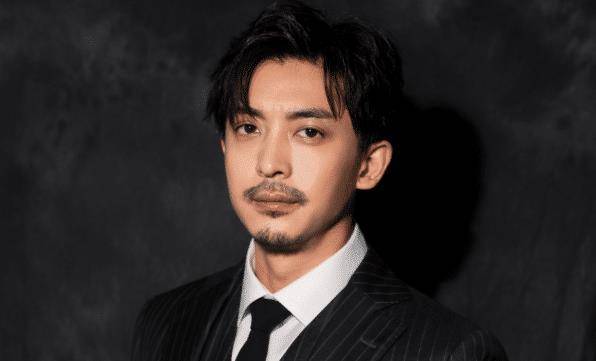 男演员李佳航,之所以走上表演之路,完全就是因为自己喜欢!