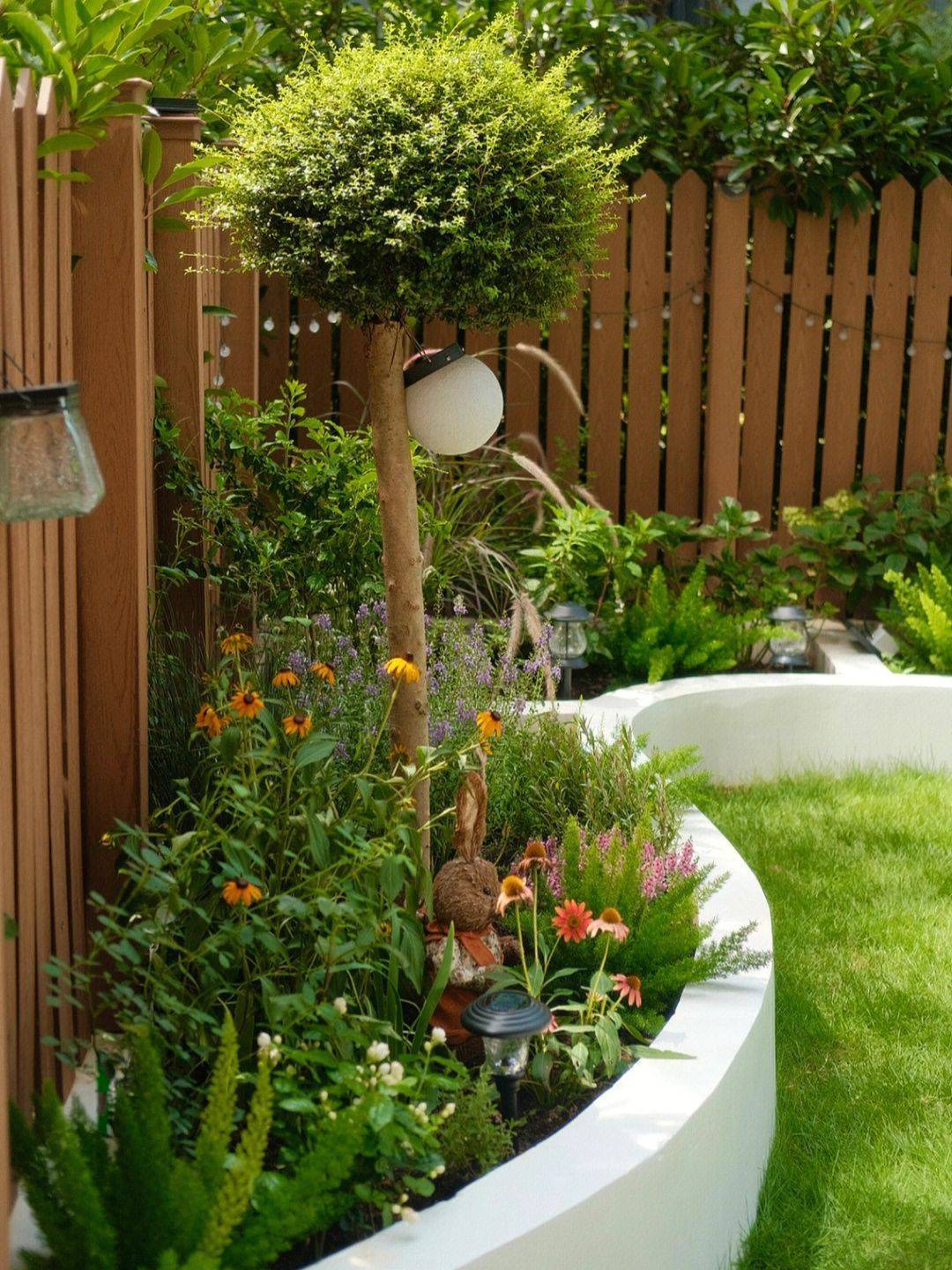 不顾反对,买了一栋带35㎡院子的房子,自己打造个小花园,太值了_植物