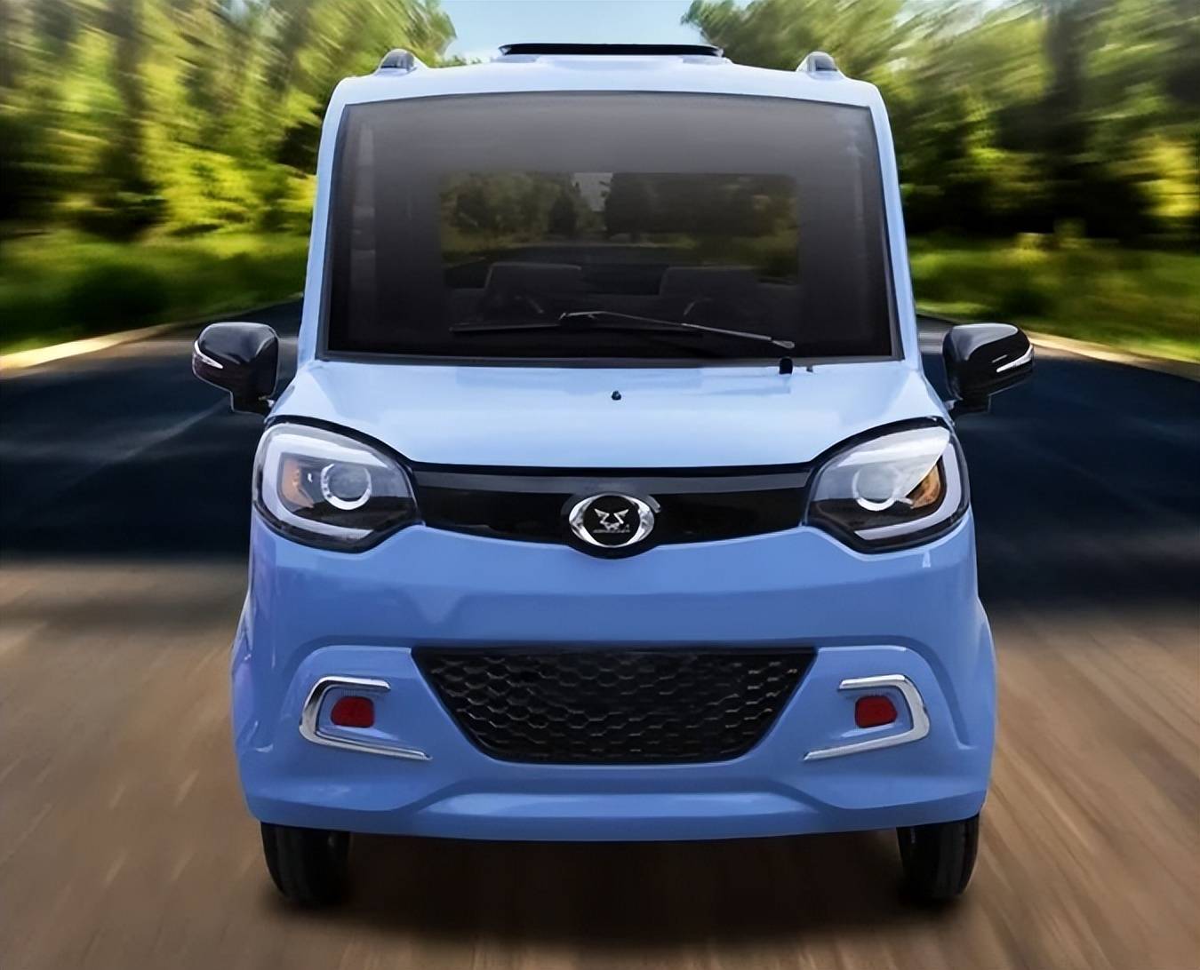 2款低速三,四轮车,价格不到1万,主打中老年市场,续航120公里