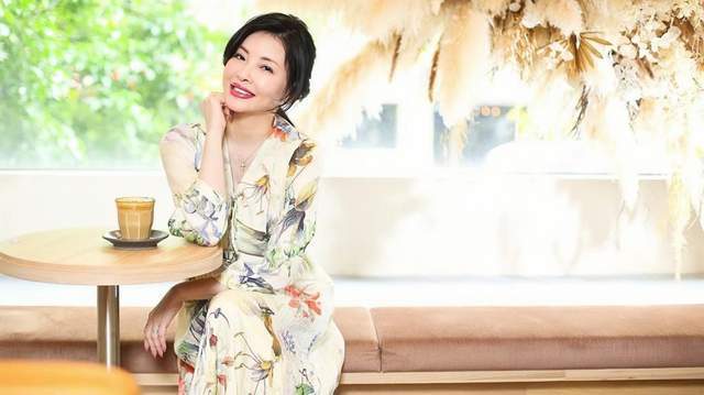 突发！51岁台湾知名女星何如芸宣布正式离婚,富商丈夫婚内多次被曝出轨