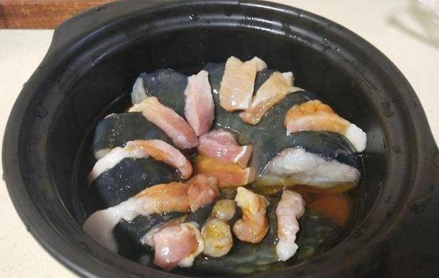 潮汕宴客菜之菜脯燉烏耳鰻,豐腴香軟,巨簡單_鰻魚_鹹香和_蓋好