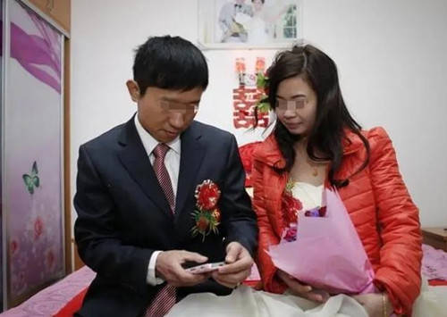 2015年,广西女子5年嫁8位丈夫,骗彩礼38万,最后一次却栽了_梁某_韩