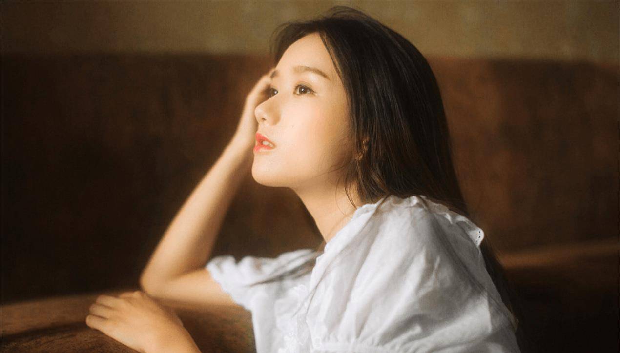 在饭桌上,当他谈起自己的婚姻时,忍不住落泪说道:再婚3年,才看清二婚