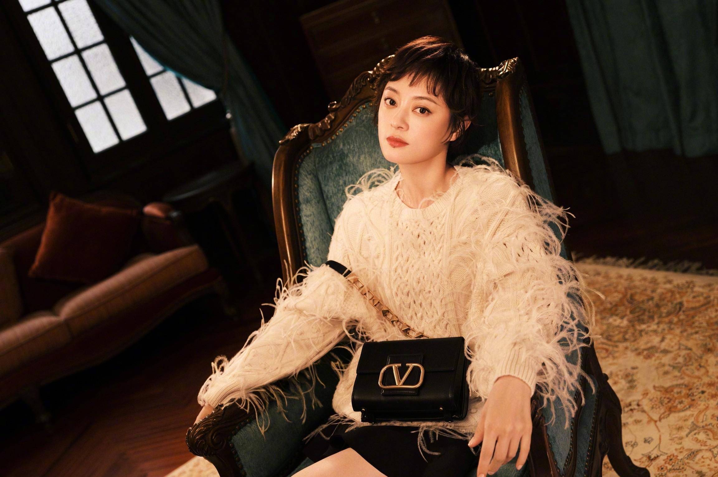 不参加综艺的孙俪,不拍戏就"无人问津",打了多少流量明星的脸_邓丽芳