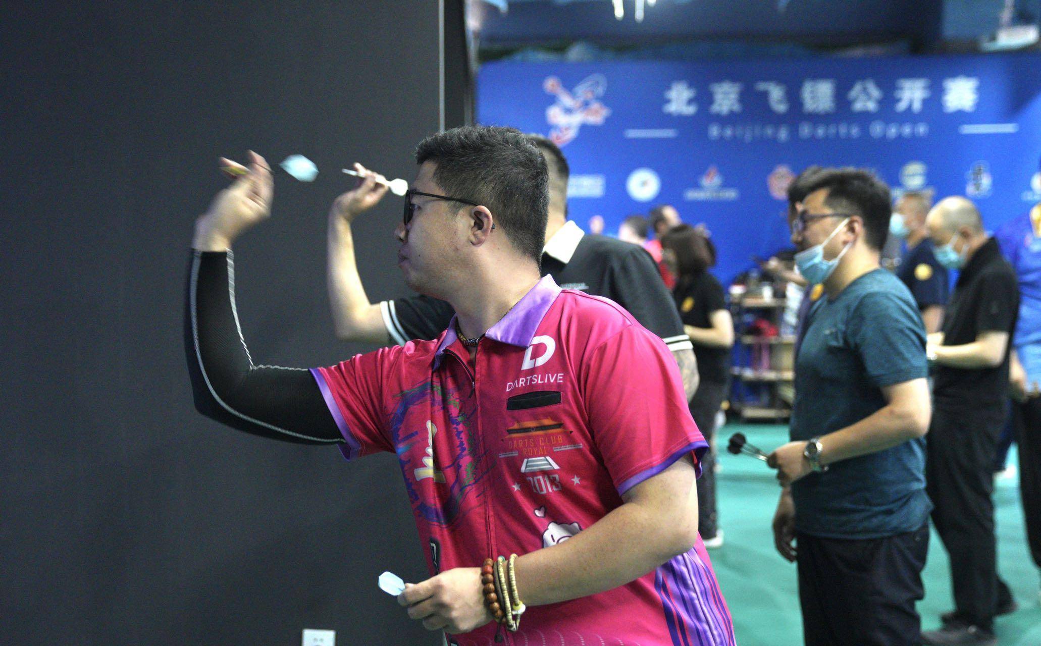 第二届北京飞镖公开赛开赛,200余人参与角逐_比赛_爱好者_交流