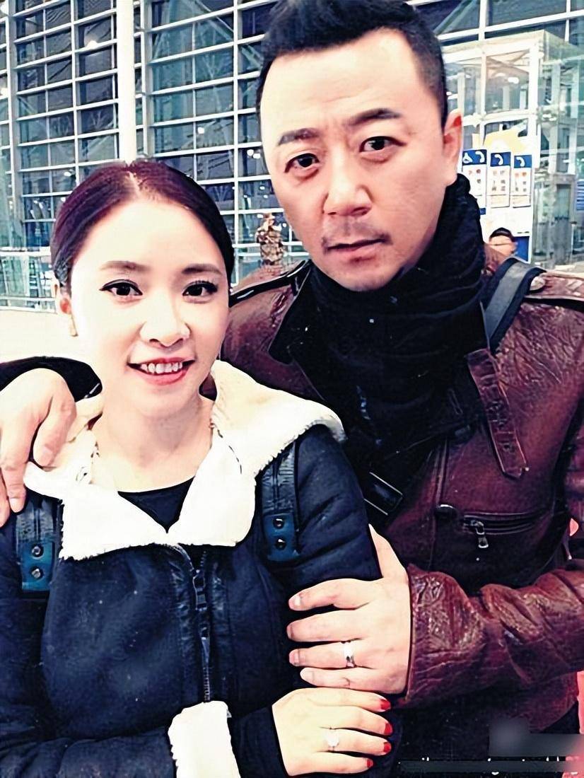 时尚帅叔郭涛,长相一般演技还好,却娶了一个小15岁的漂亮老婆