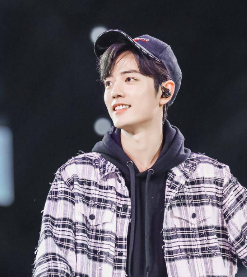 文碰瓷肖战,疑似内涵其言行,不得不说她这操作赢了_流量_顶流_流星雨