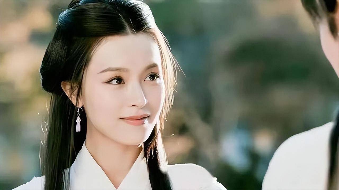 香港初代美模晒近况变锥子脸,曾与谢霆锋传绯闻,嫁百亿富三代_文咏珊