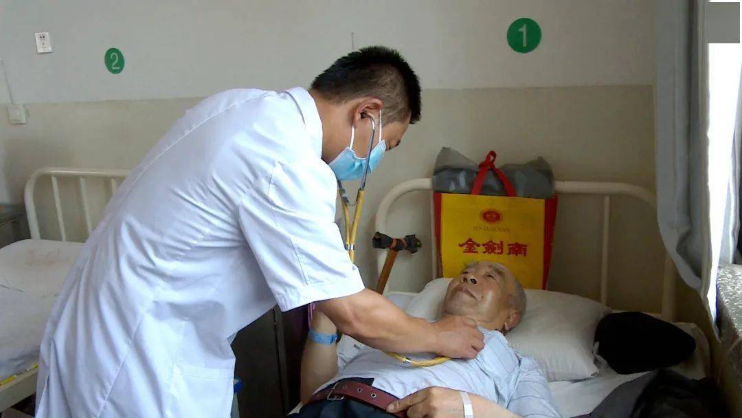 【最美医生】曹军:以"初心"换"真心" 践行医者誓言_凤翔镇_安定区