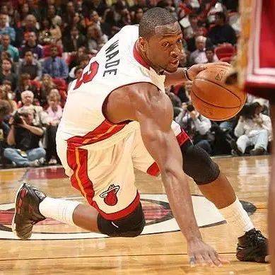 NBA那些手术刀般精准的传球,不要眨眼,不秀不传_韦德_队友_莫兰特