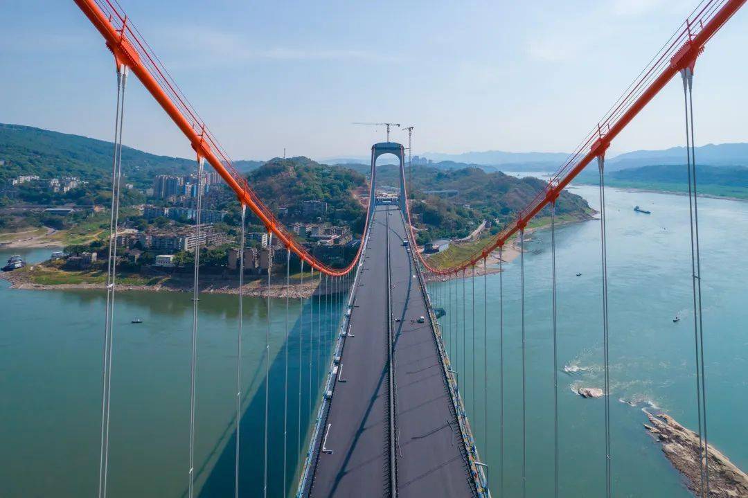 與廣陽島大橋交叉口附近,在南岸區通江大道