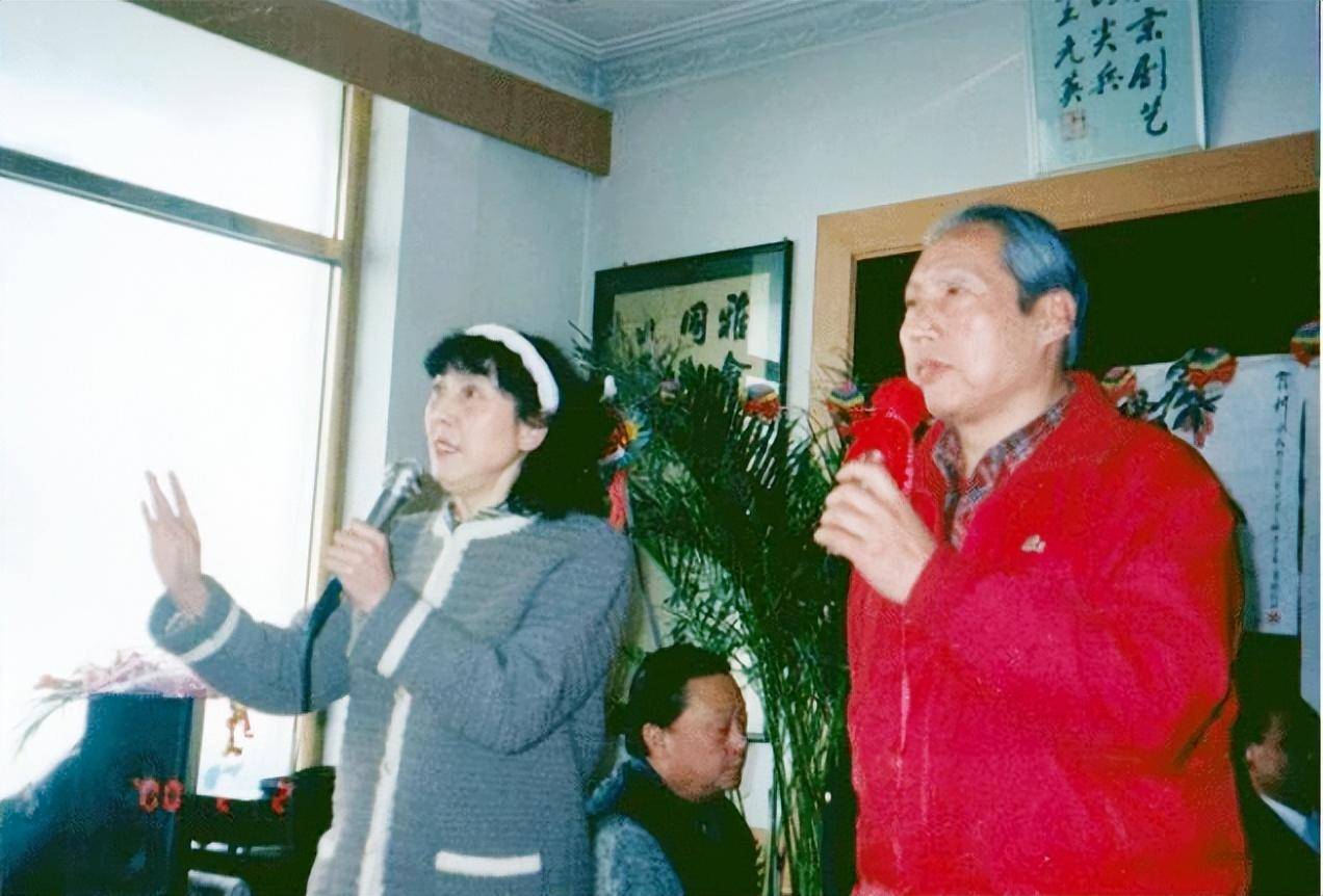 坎坷的"李铁梅"刘长瑜:丈夫早逝后再婚,平凡儿子是她的骄傲_京剧