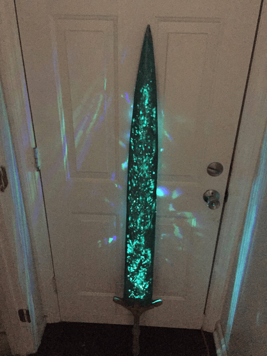 推特玩家完美还原《血源诅咒》路德维希月光大剑!_武器_灯管_材料