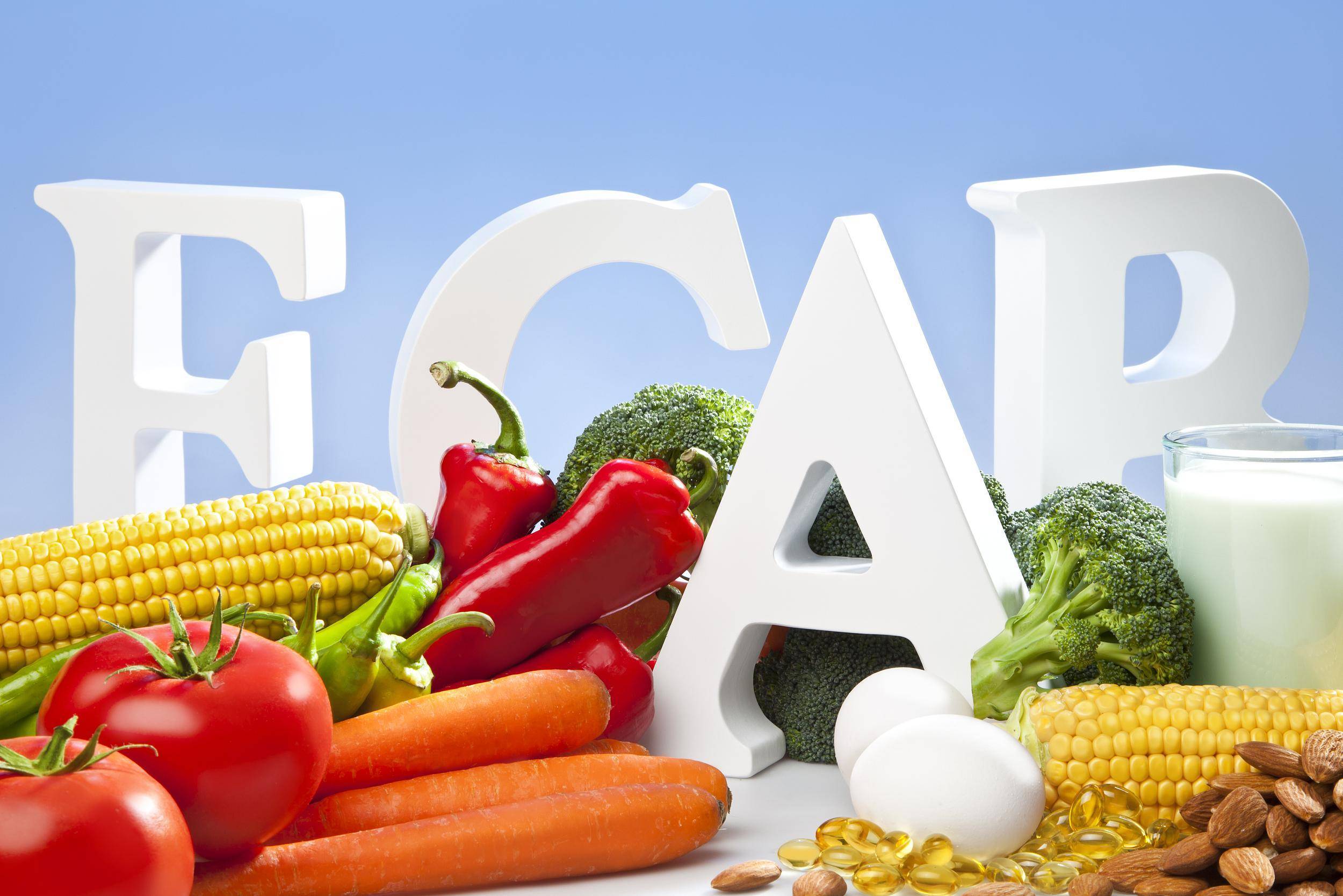 糇橹械亩舅;维生素e能抵御自由基,使肌肤中的血液明亮干净;维生素a