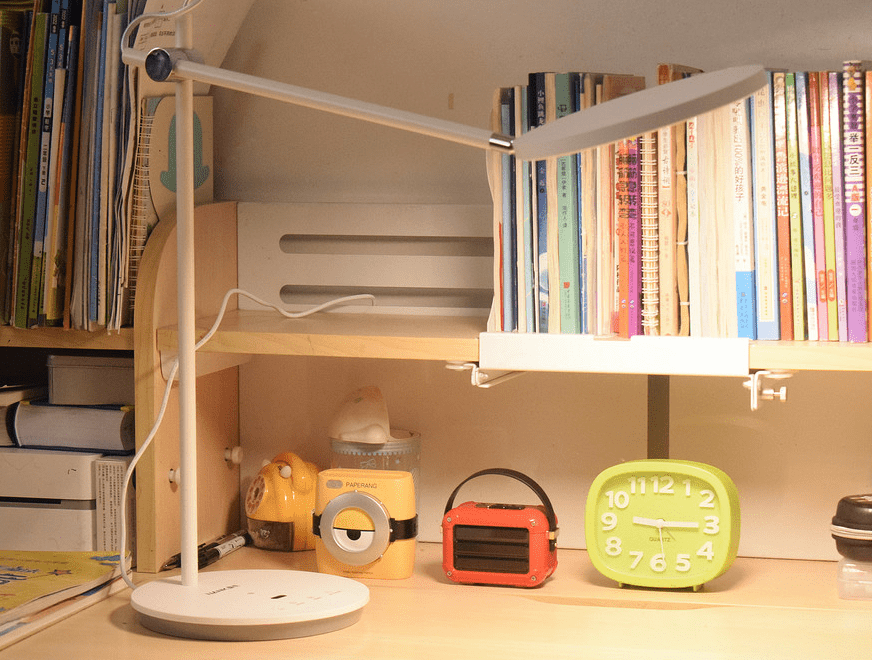 台灯a级和aa级哪个好?教育部入围护眼照明品牌推荐