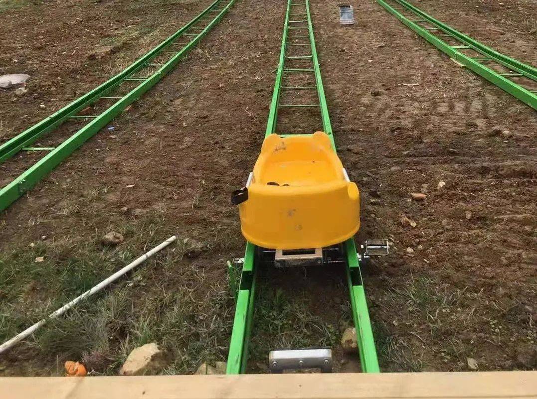 游乐项目种类繁多,不知怎么选择,轨道滑草使你眼前一亮_滑行_熟练程度