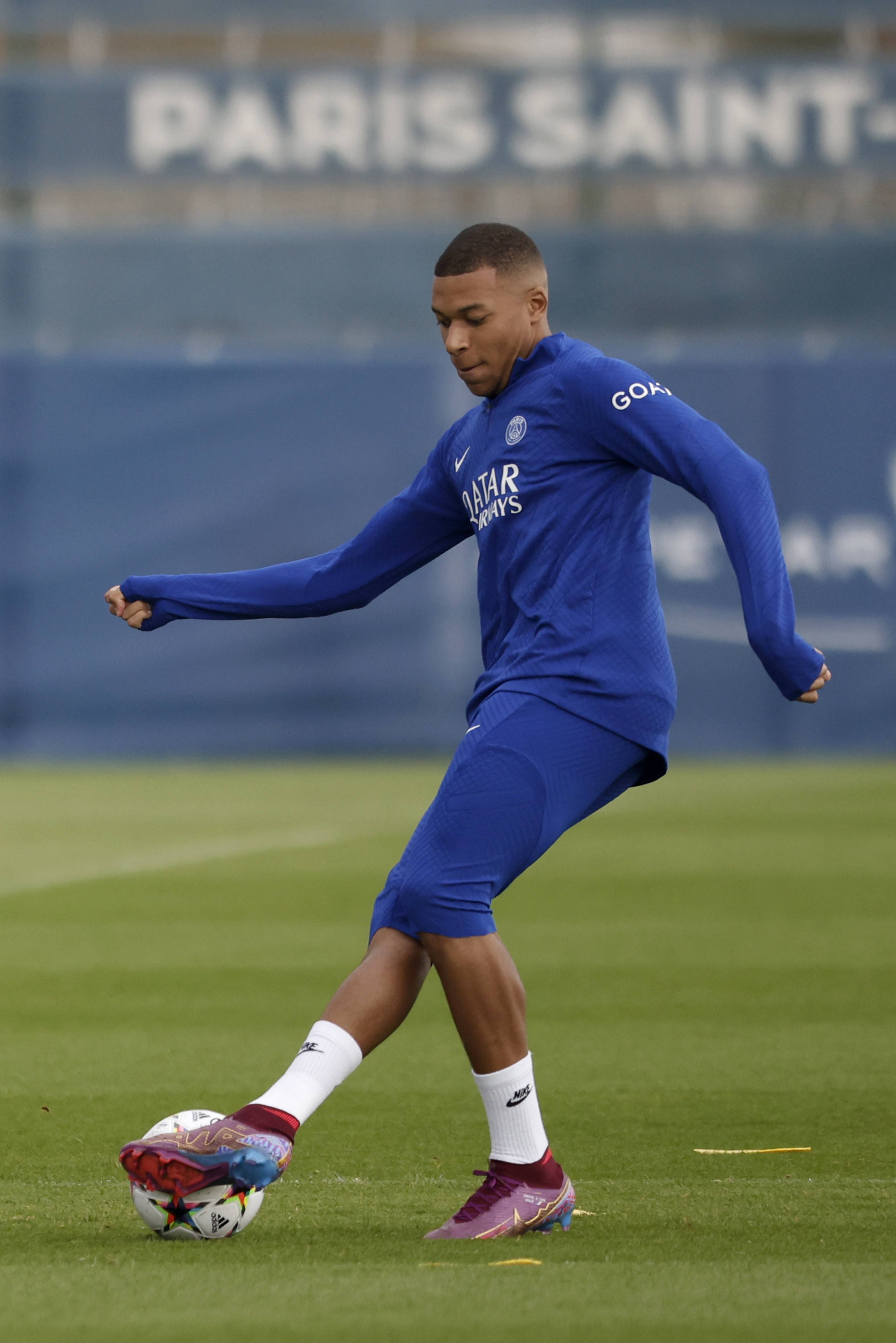 9月5日,巴黎圣日耳曼队门将唐纳鲁马在训练中.