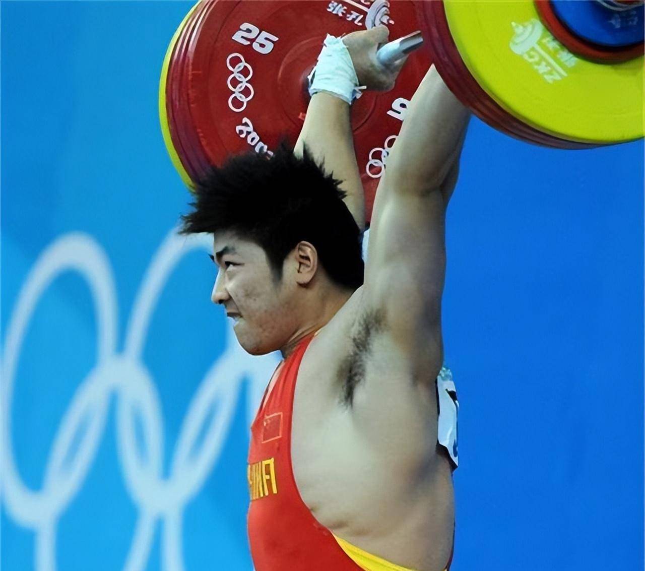 中国选手惨遭裁判放黑哨,睁开眼睛我再给你举一次,展现中国血性_陆永