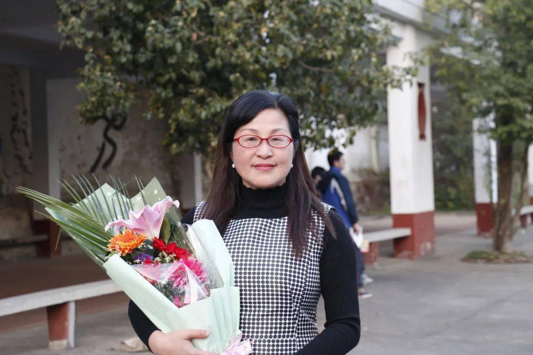 巾帼风采 | 建瓯一中李泓:热血润桃李 枝叶总关情_南平市_福建省_教育