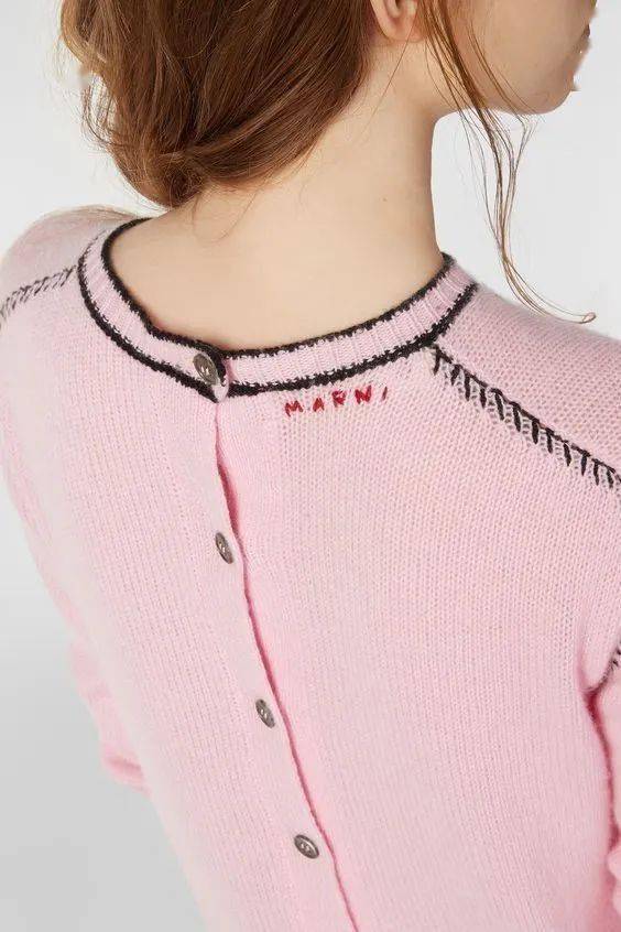 服装小心机设计!线缝装饰细节合集!