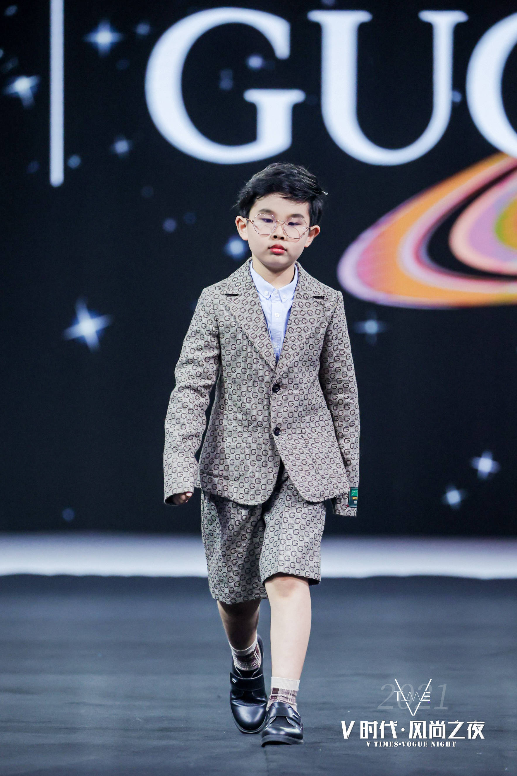 乐维文化:v时代·风尚之夜,gucci主秀张孟琛演绎复古格调_少年_活动