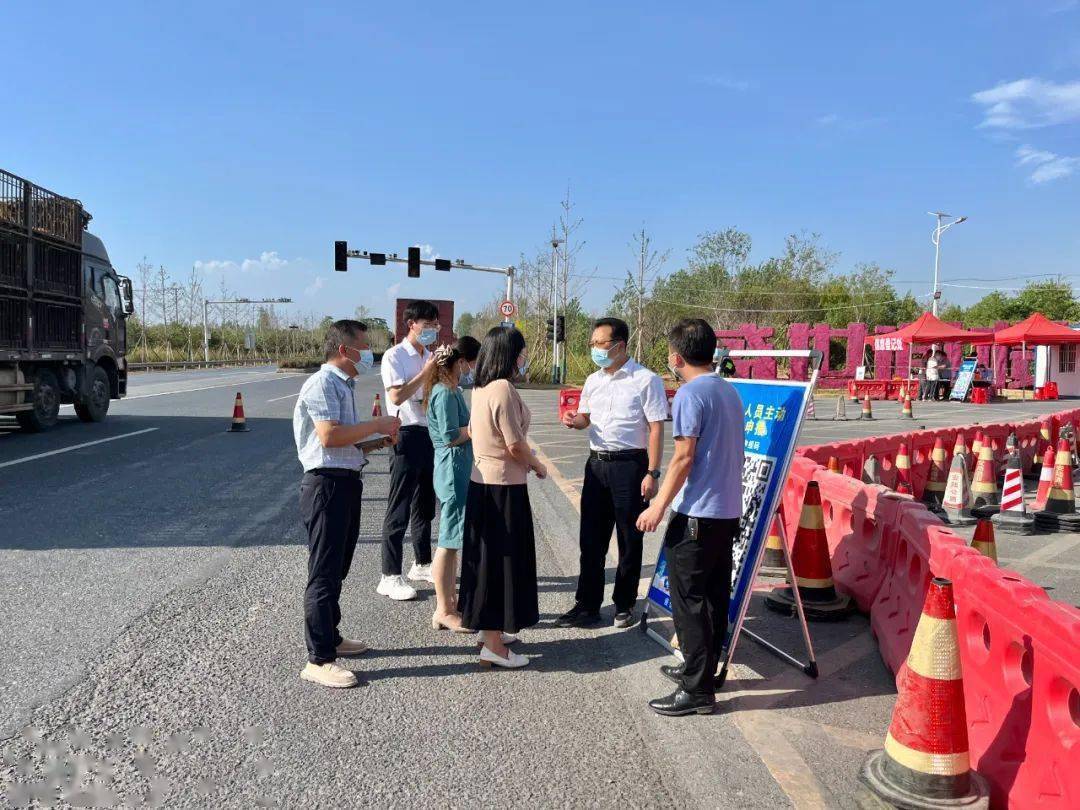 9月6日,安陆市委副书记,市长,市疫情防控指挥部指挥长黄国威赴孛畈镇