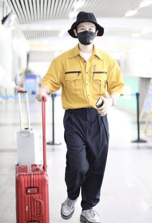 穿polo衫配工装裤舒适时尚,中国男人该学习了_显得_polo_男性