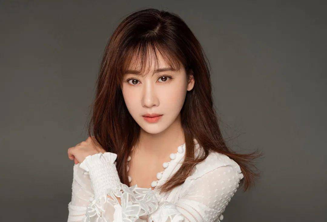 专访-《麓山之歌》唐妤萌:"硬核"故事下最朴素的表演_肖月琴_角色