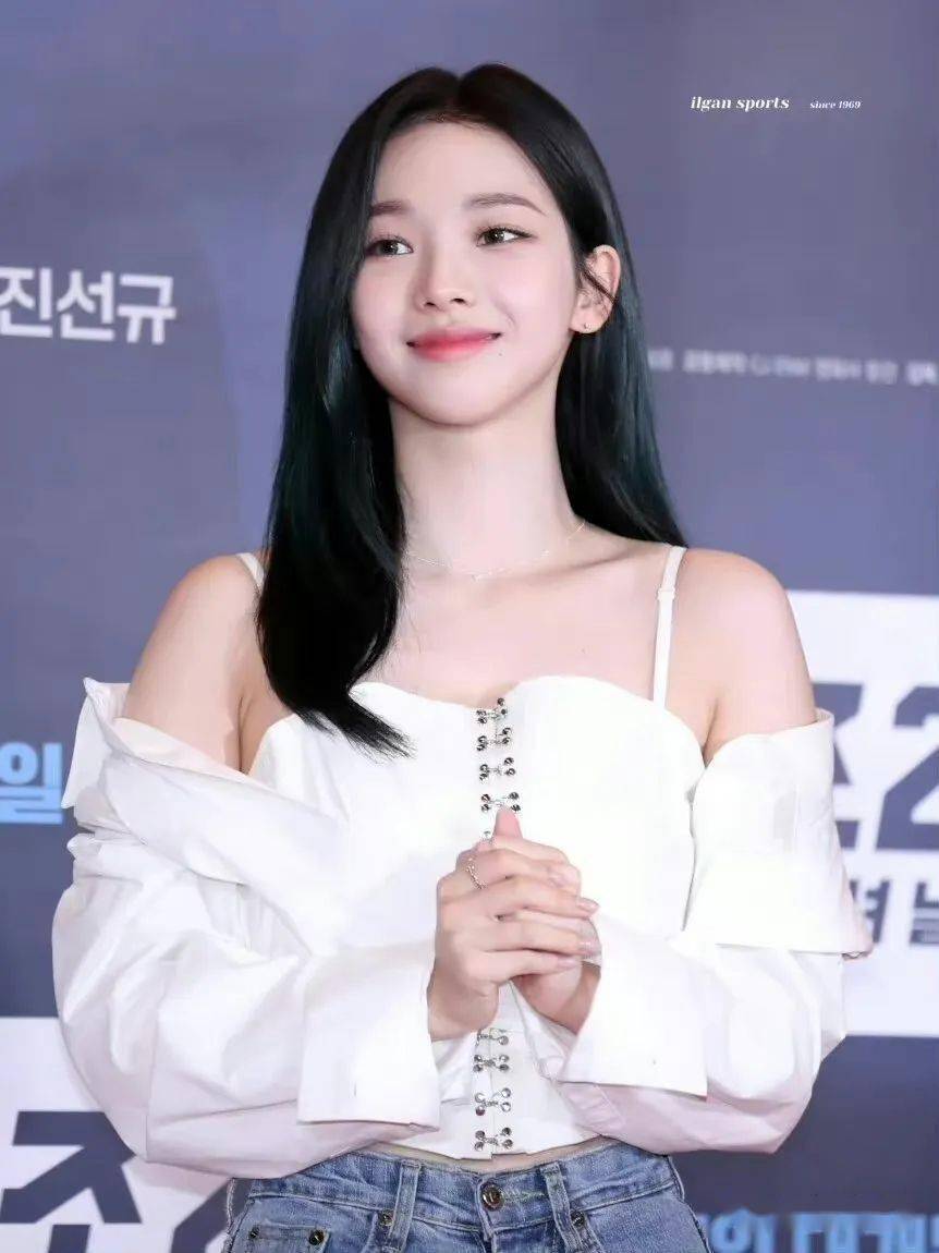 aespa柳智敏的身材,泰妍的破裤时尚, jennie带火的