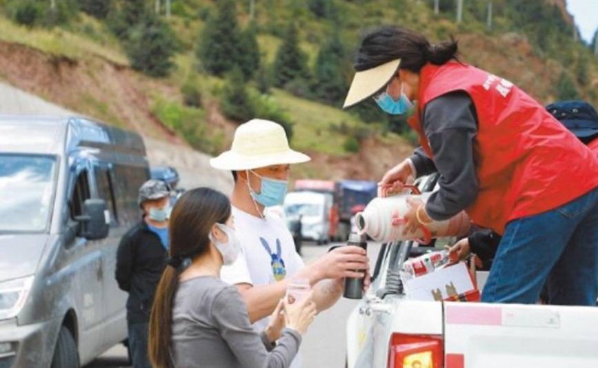西藏：全心服务滞留游客 全力防止疫情外溢