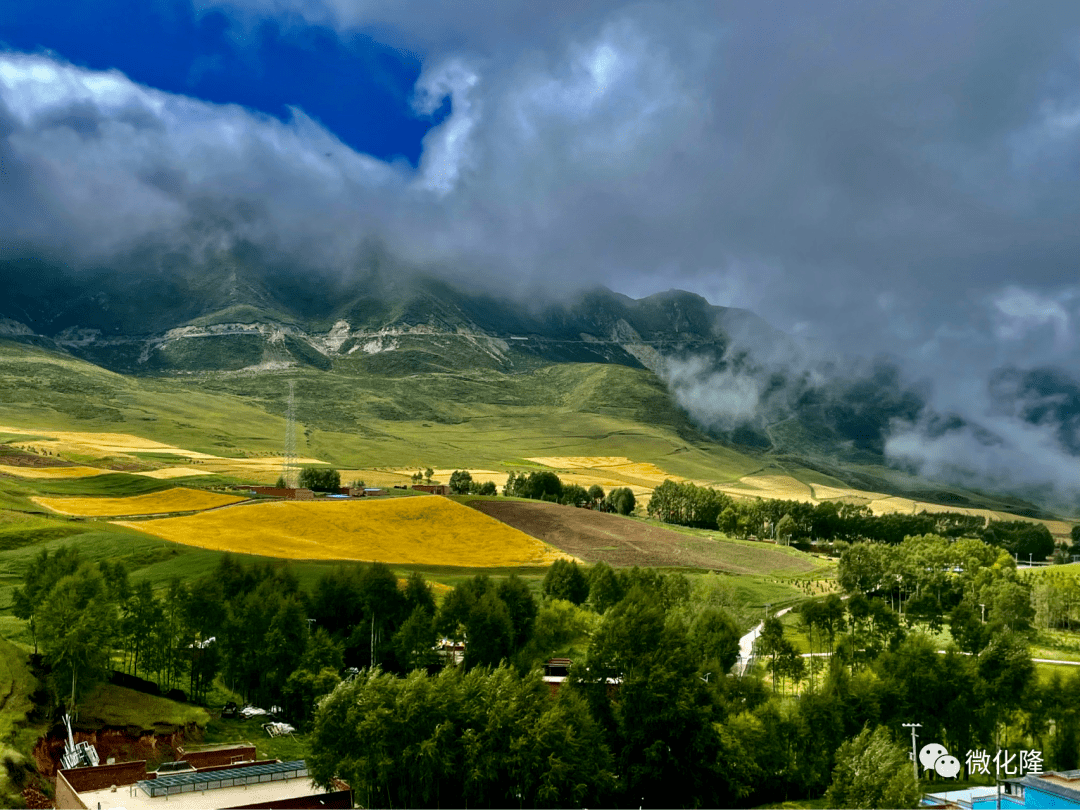 青海化隆黄河谷地仲秋之美_调色板_彩带_七彩