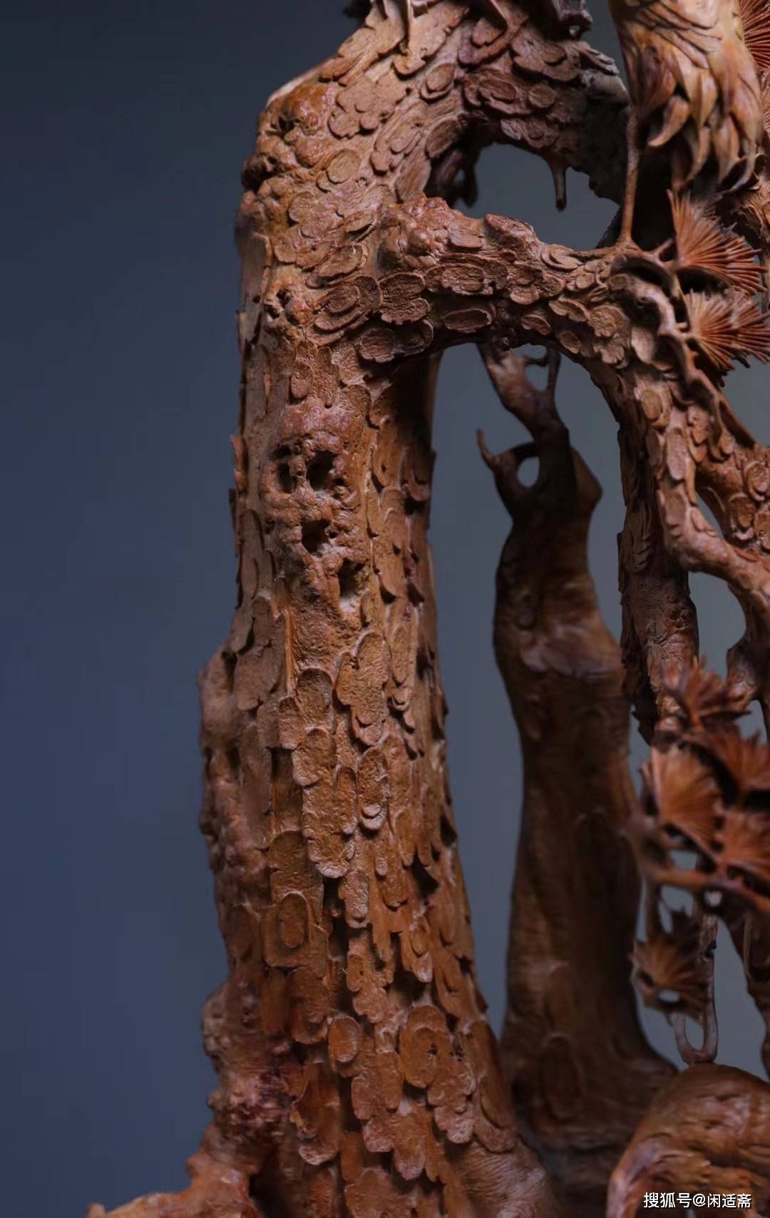 富贵长寿,松鹤延年,老山檀香木雕工艺珍赏_松树_紫檀_小叶