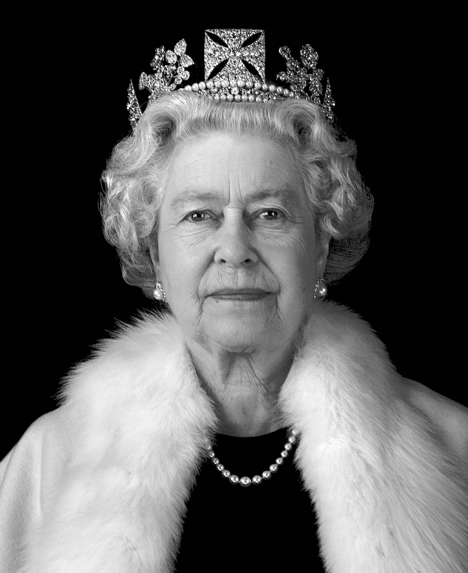 伦敦桥倒塌:英国女王去世,漫长生涯有功有过
